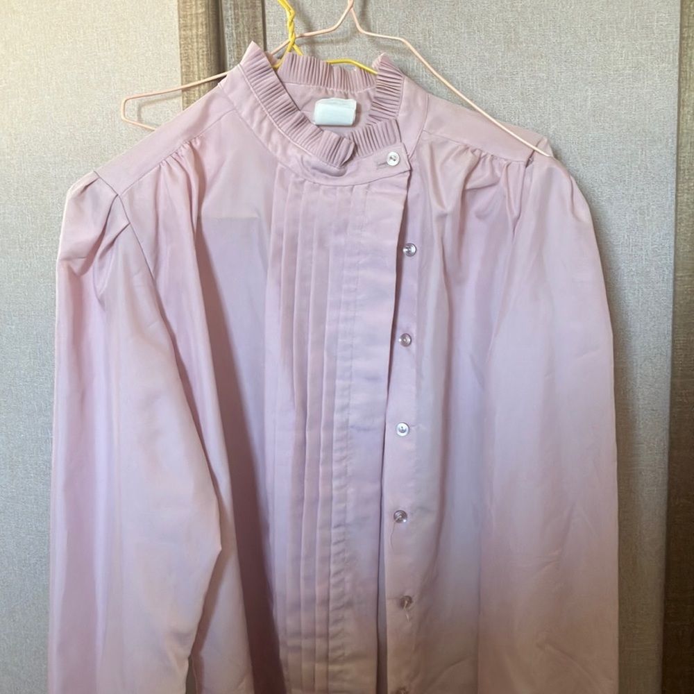 FINAL MARKDOWN Light Pink vintage Button-Up Blouse 12